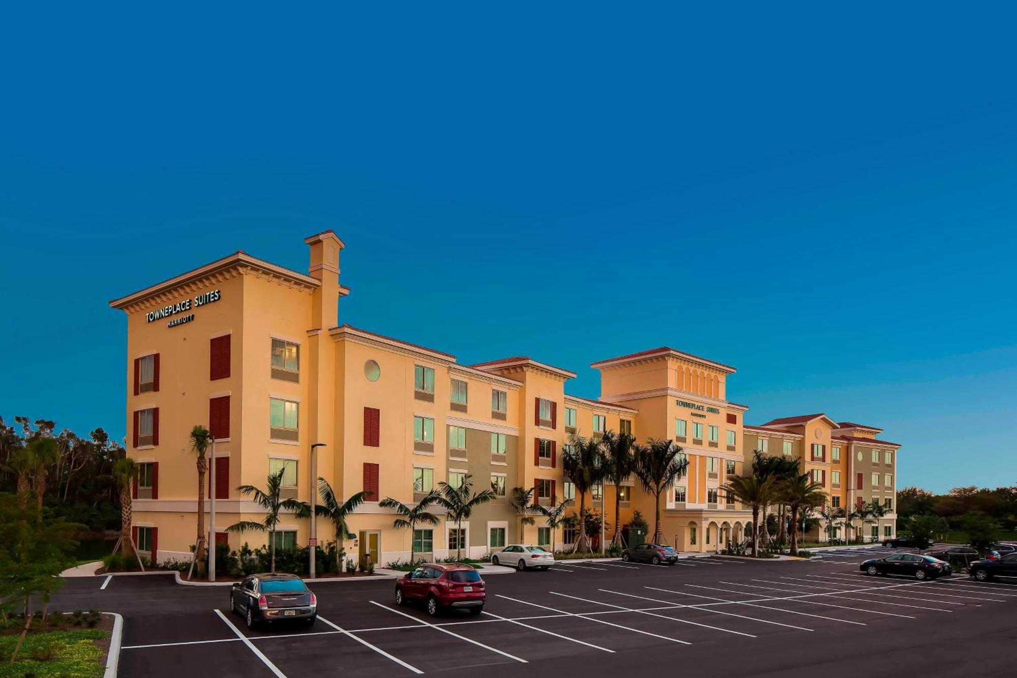 Towneplace Suites By Marriott Fort Myers Estero Exterior foto